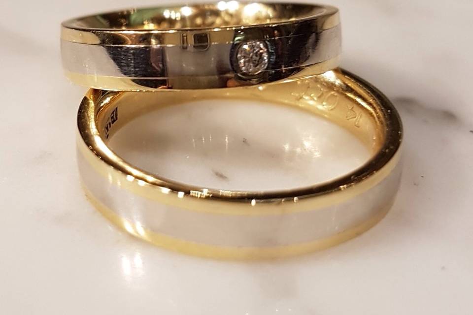 Argollas matrimonio Bicolor, platino y oro amarillo, con diamante corte brillante