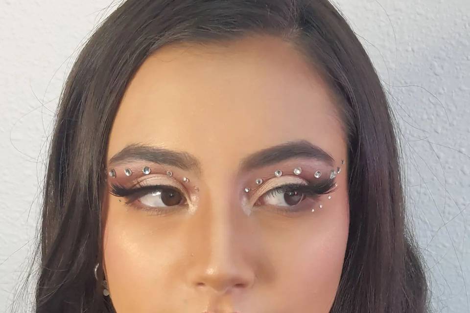 Maquillaje con pedrería