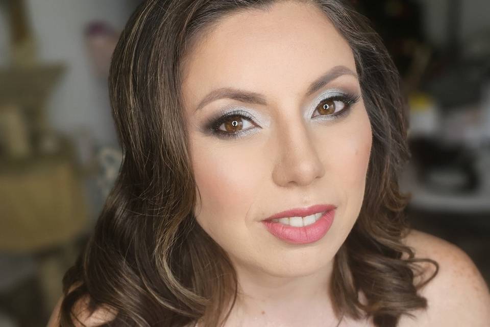 Maquillada para su evento
