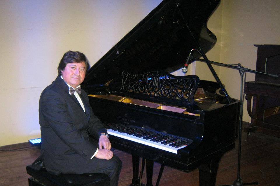 Misael Corvalan Pianista