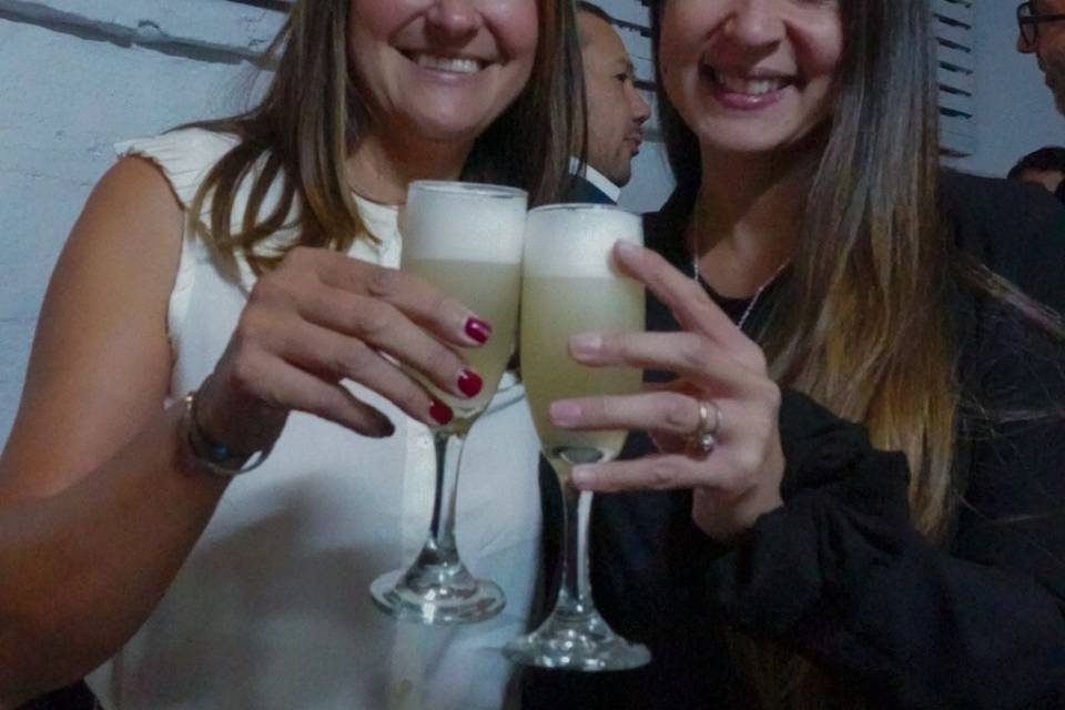 Salud con Pisco Sour