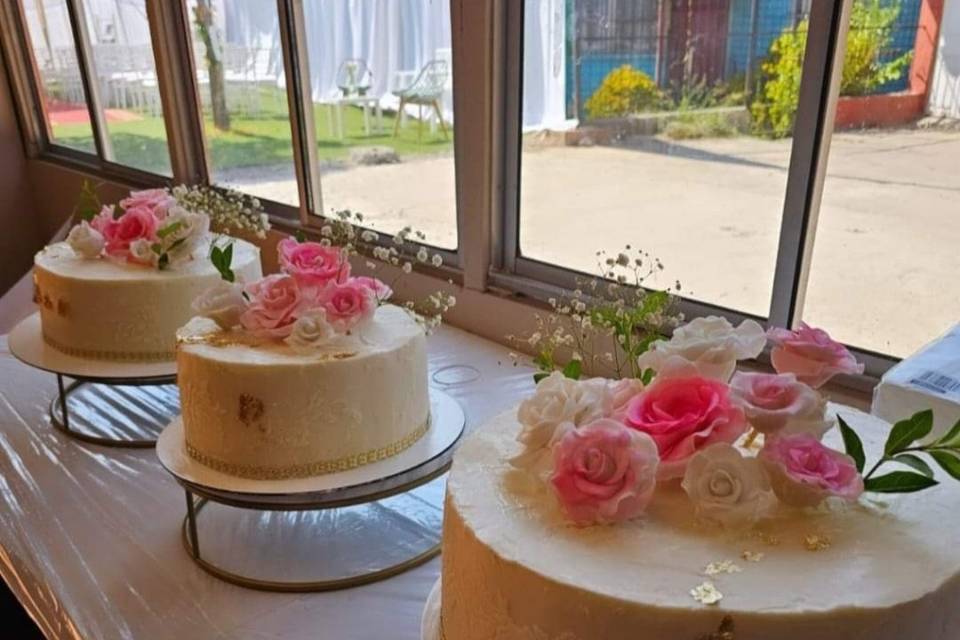 Pastel de bodas flores en fond