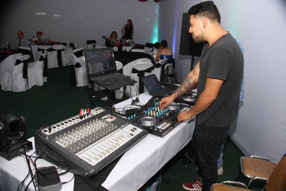 DJ Guanaco