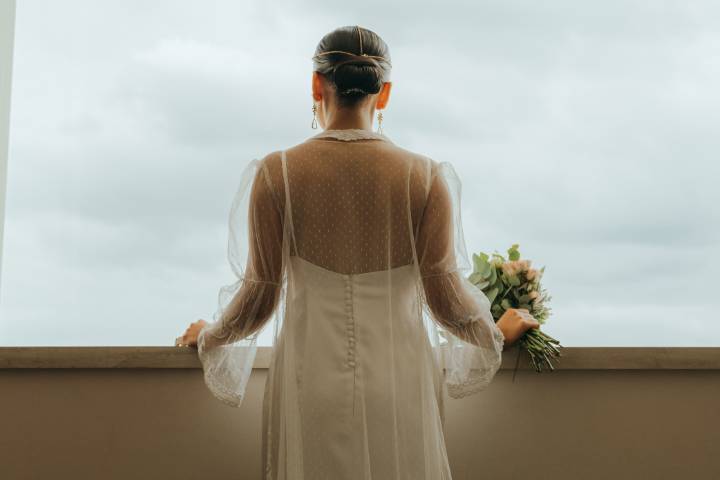 Vestido con tapado largo
