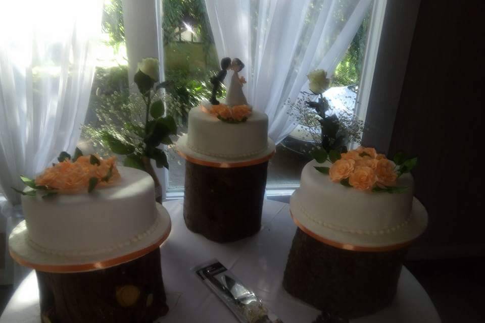 Torta rústica flores artificiales