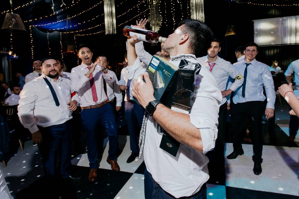 Lanzamiento trago novio