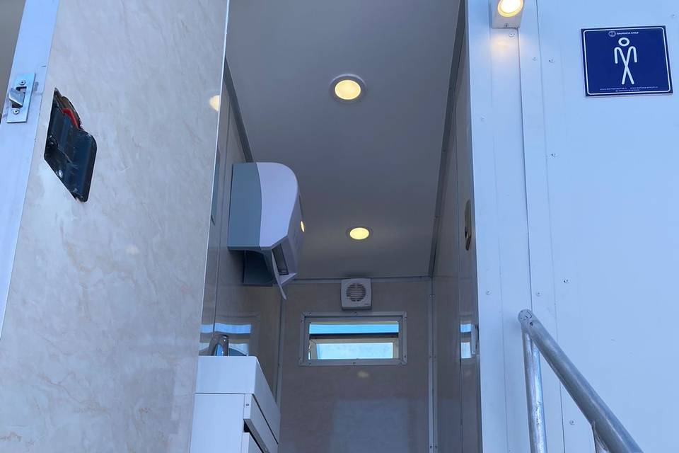 Trailer Triple Baño Lujo