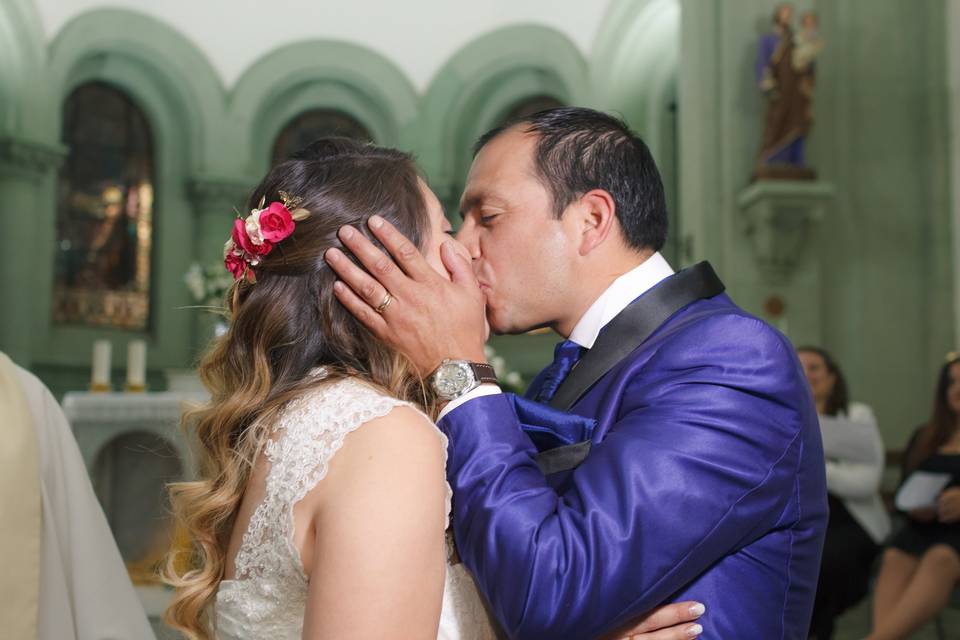 Beso enamorados