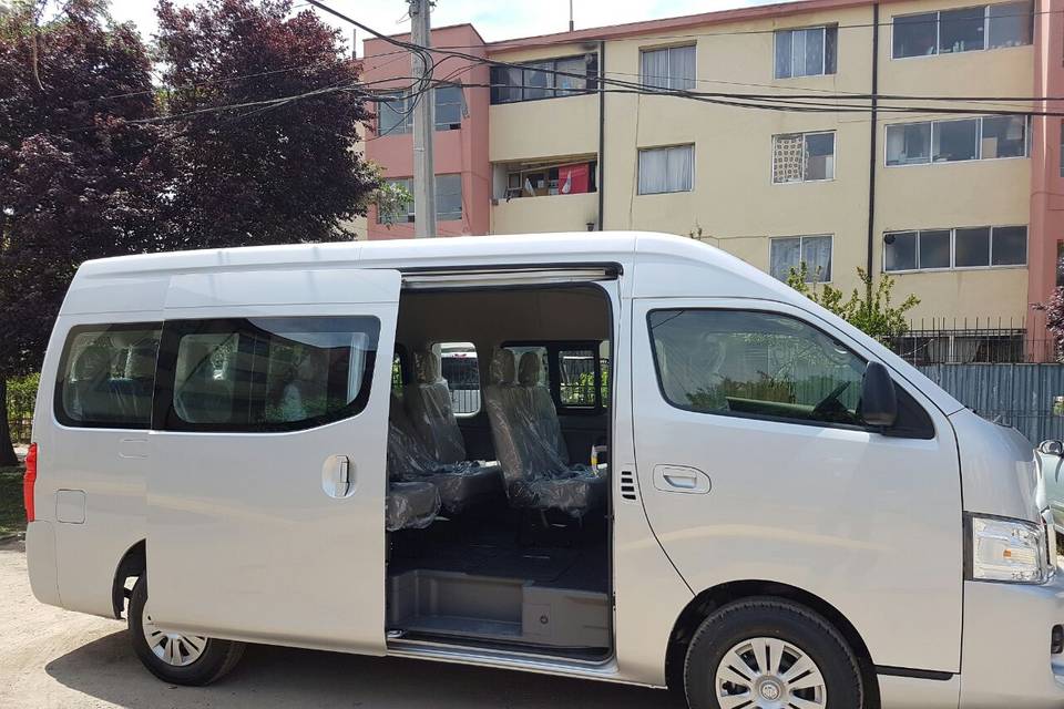 Nissan nv340 14 pax 2017