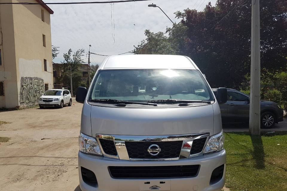 Nissan nv340 14 pax 2017