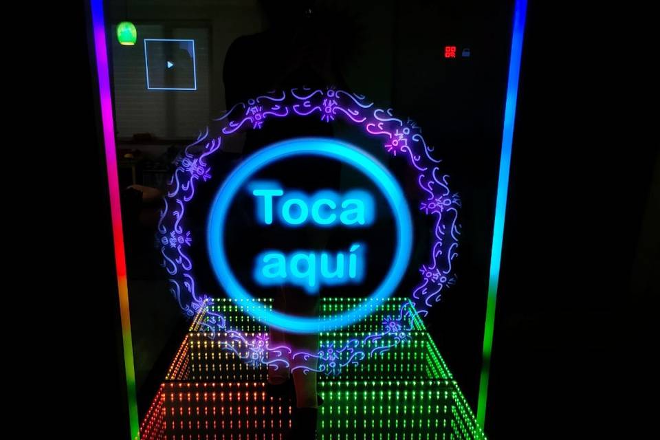 Espejo mágico y pista led