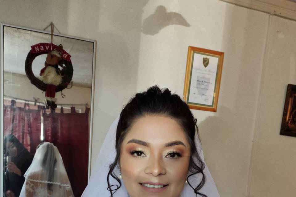 Maquillaje y peinado de novia