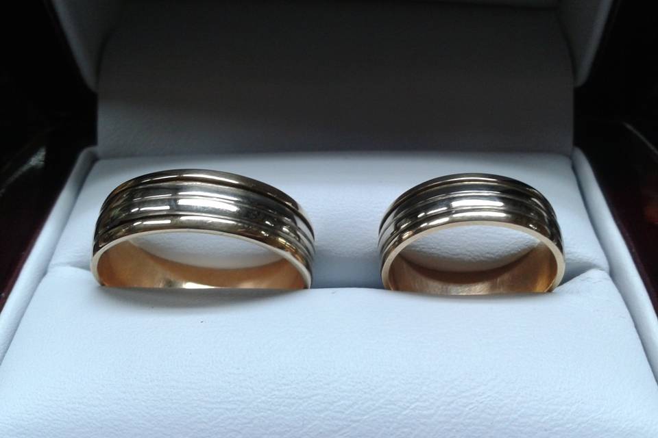 Argollas de oro bicolor 18k.