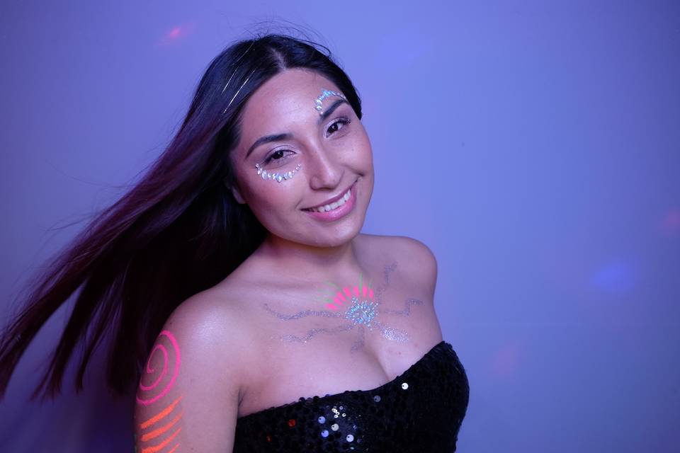 Glitter & Neón Makeup Bar
