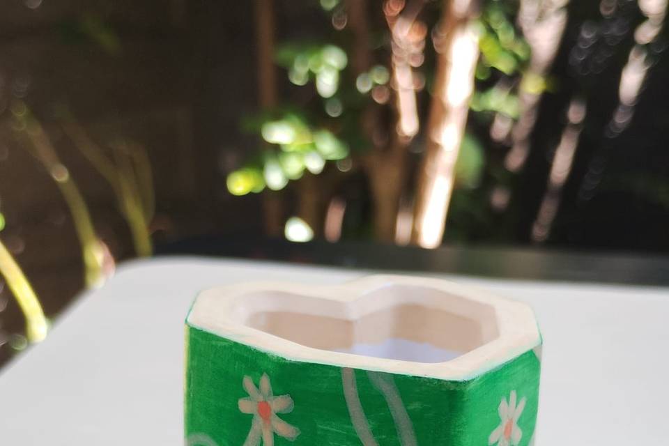 Maceterito verde con flores