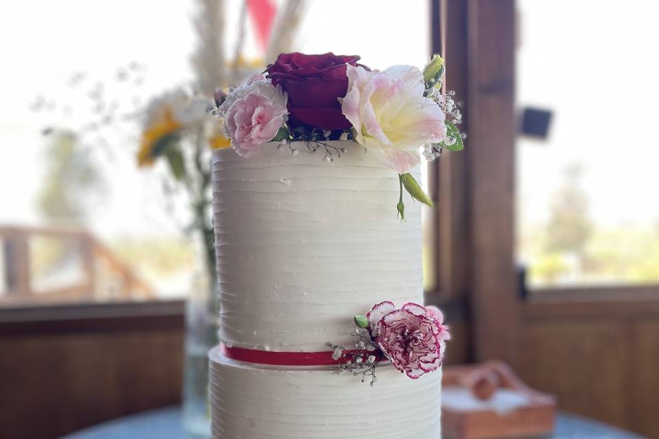 Torta con flores naturales