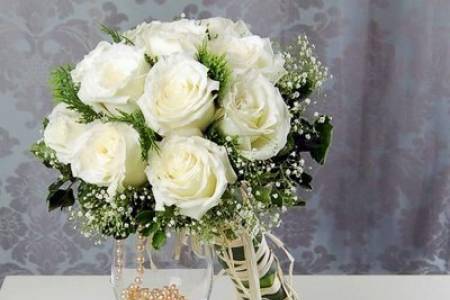 Bouquet rosas Blancas y perlas