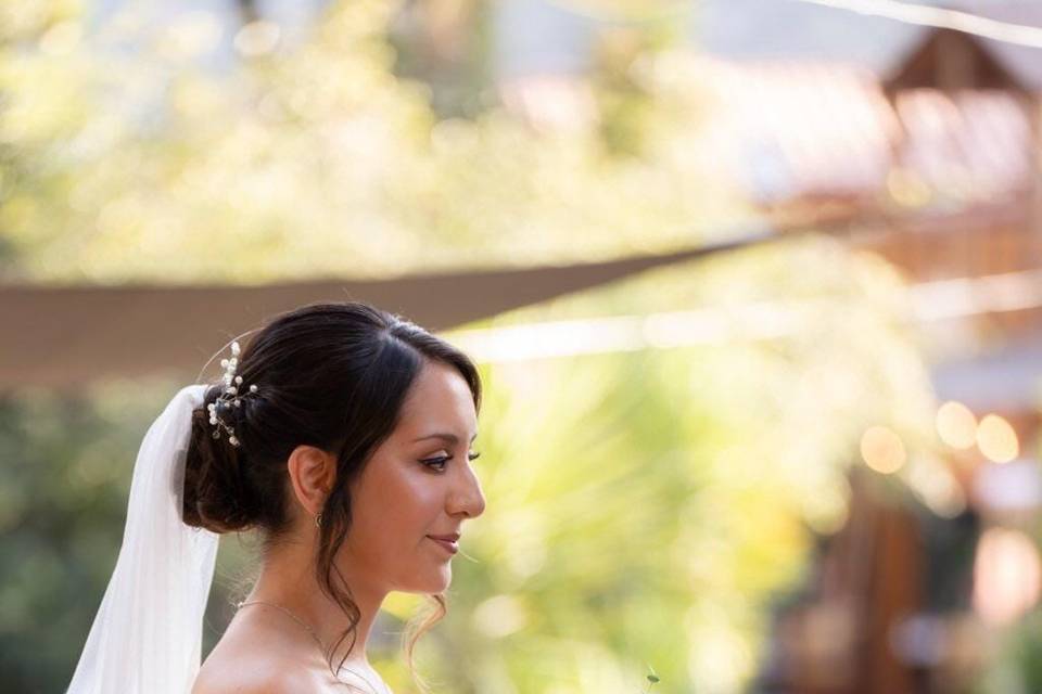 Maquillaje y peiando novia