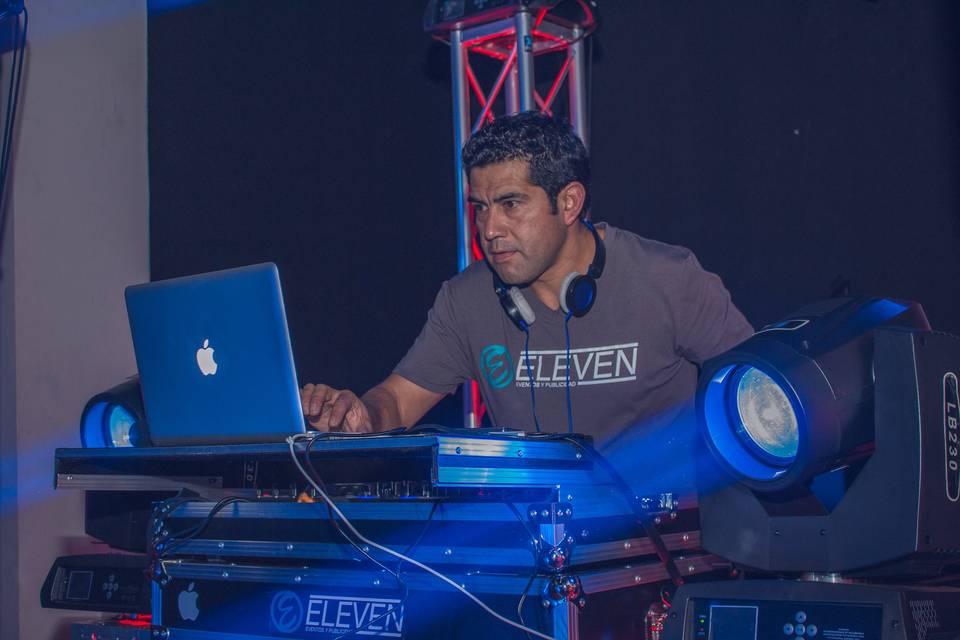 DJ xATO