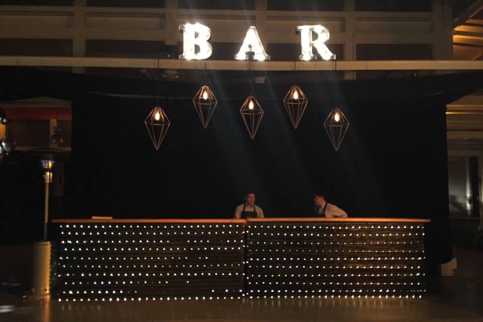 Bar iluminado