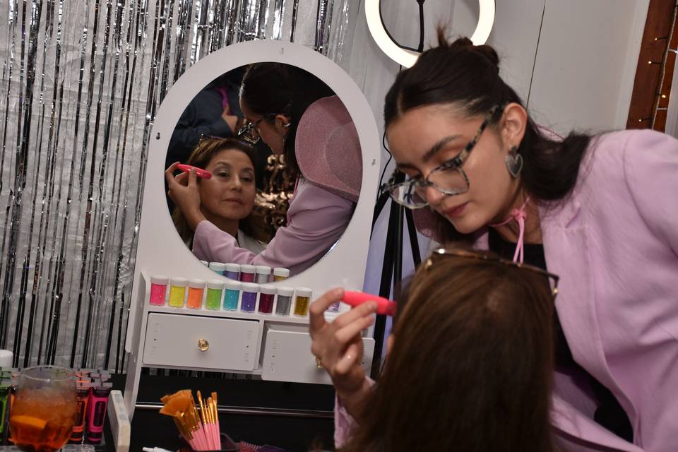 Glitter bar
