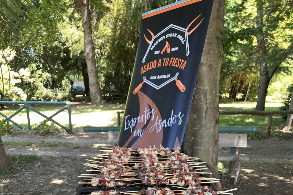 Anticuchos cóctel