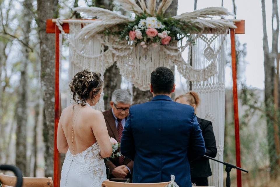 Altar de macrame decorado