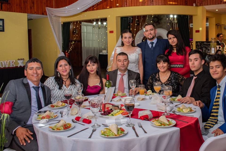 Invitados con los novios