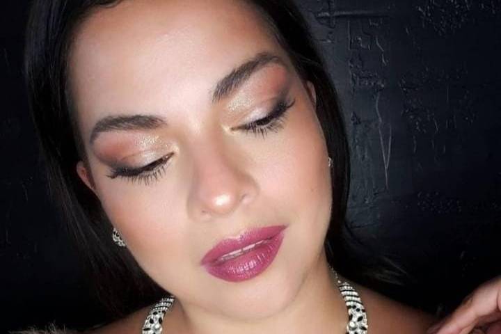 Paola Tirapegui Makeup