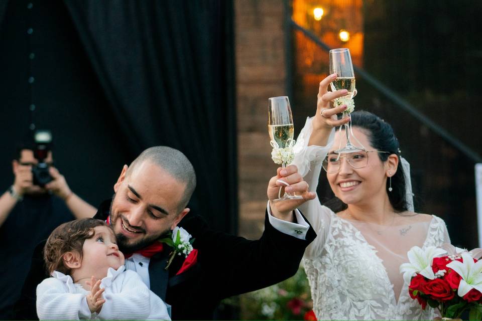 Primer brindis del matrimonio