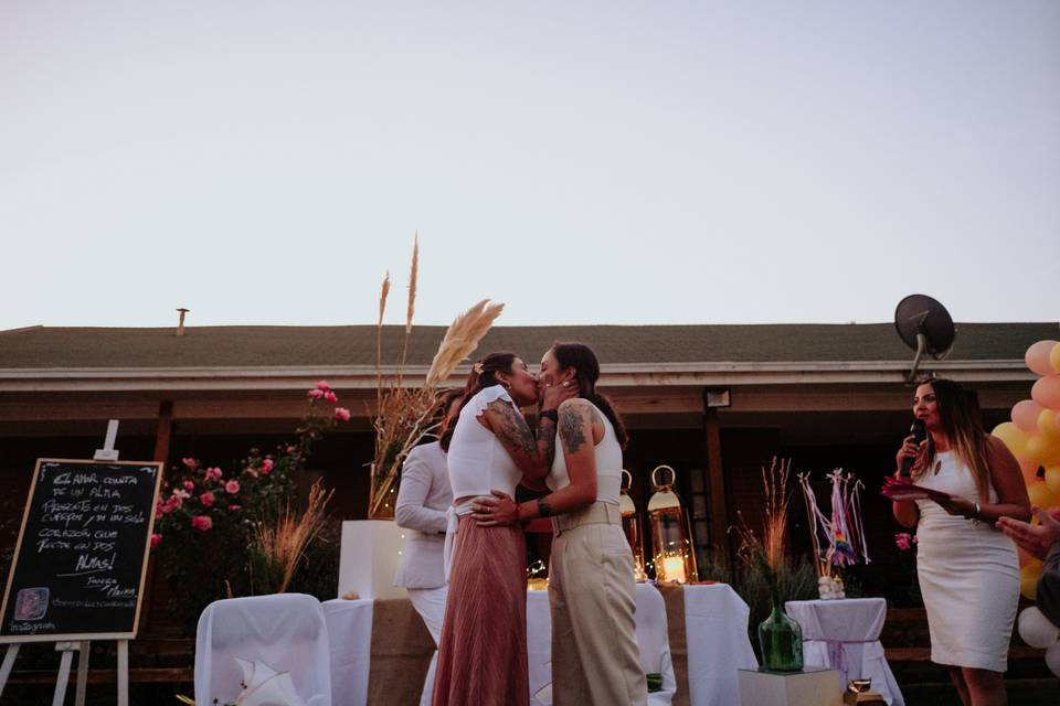 Beso de amor javiera y maira