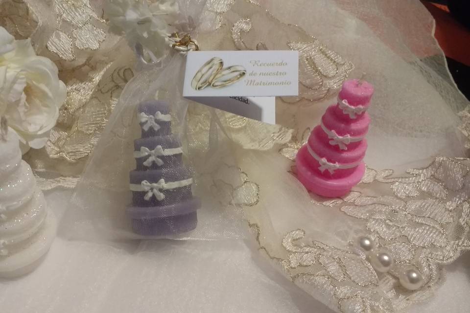 Vela pastel novios con lazo