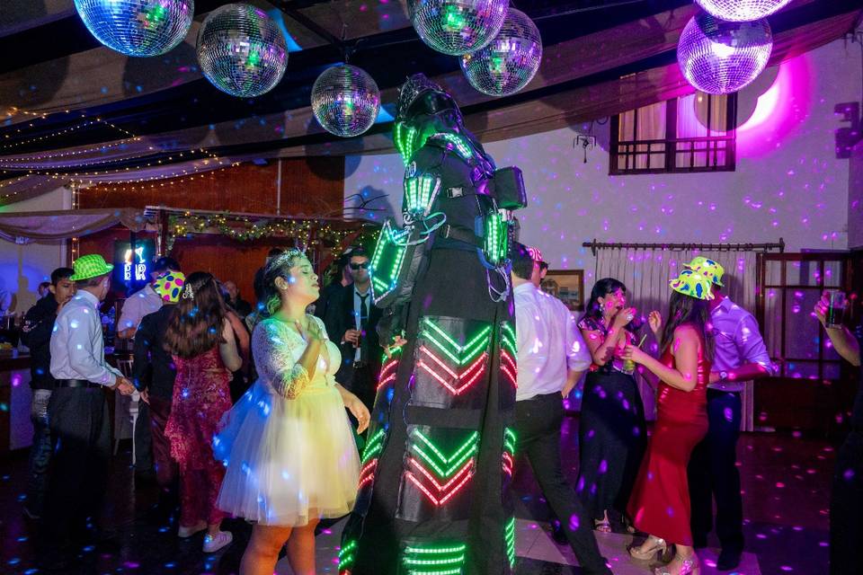 Robot Led y novia