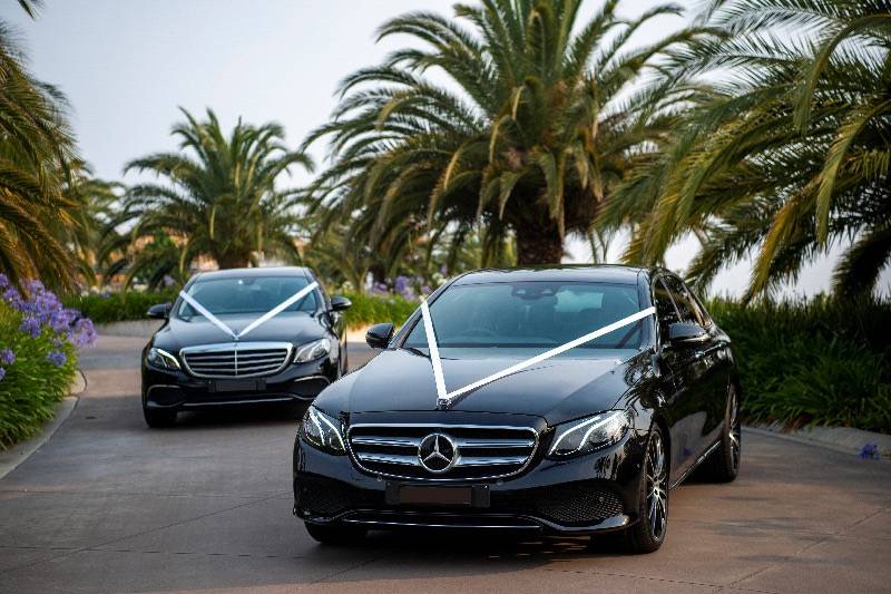 Mercedes con raso blanco