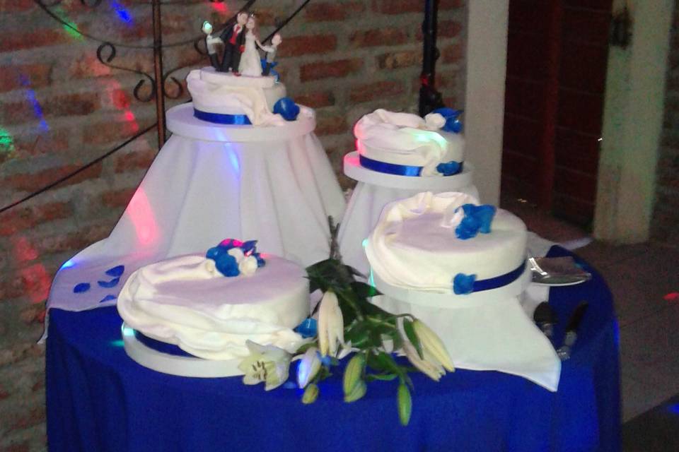 Torta novios tono azul