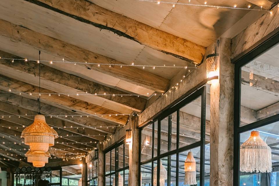Detalles Mesas y Luces