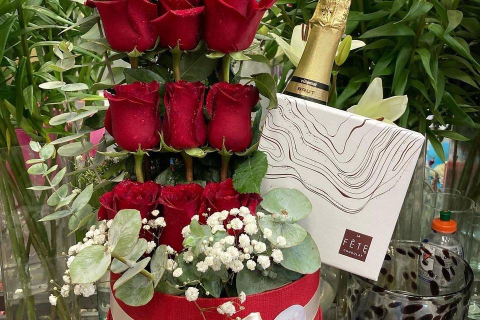 Box de 12 rosas y chocolates