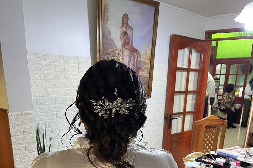 Maquillaje y peinado novia