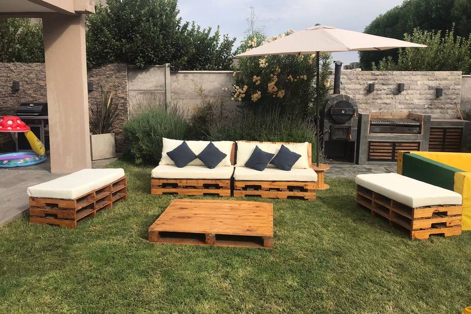 Lounge pallets