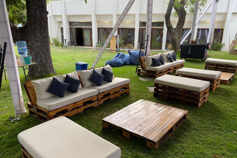 Lounge pallets