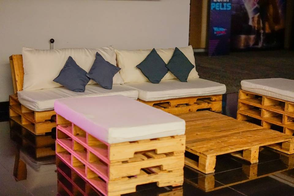 Lounge pallets