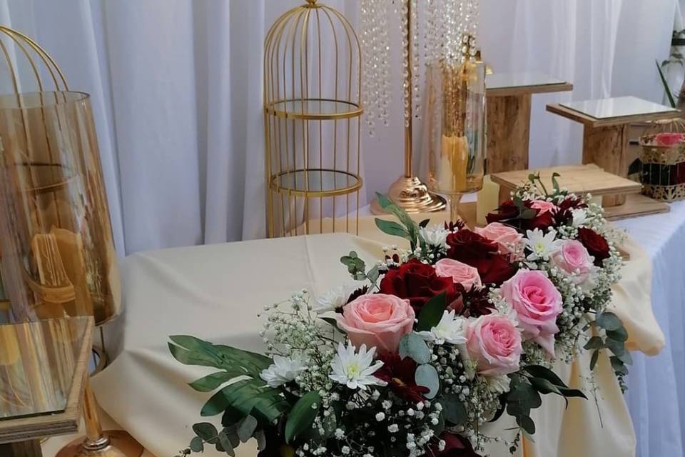 Arreglo floral mesa principal