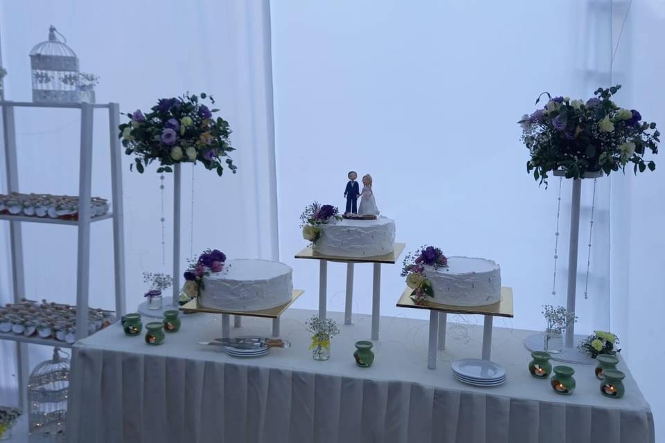 Decoracion mesa torta novios