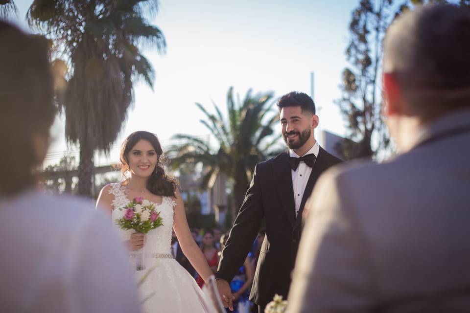 Juntos en el altar.