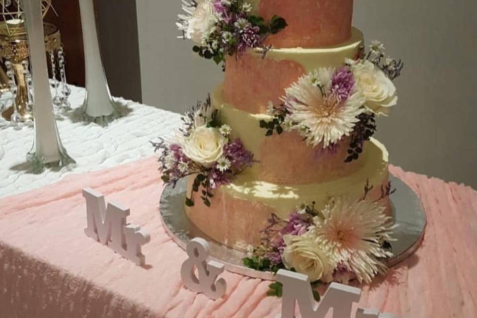 Torta novios flores naturales