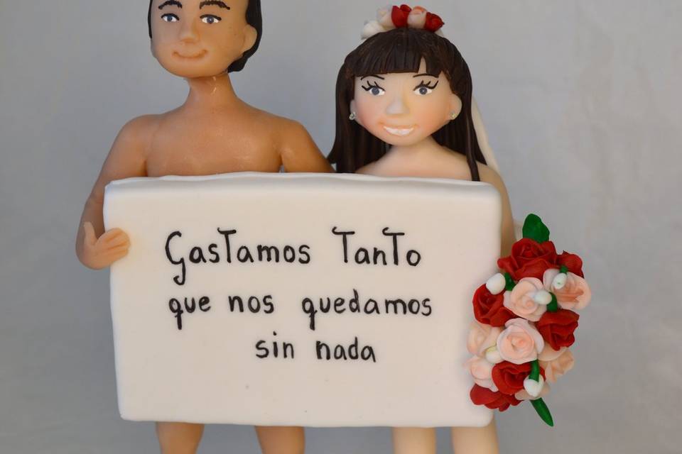 Novios con cartel