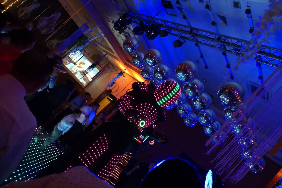 Robot led