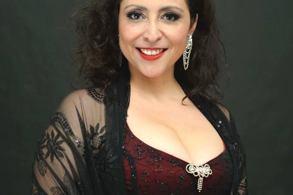 Cantante Lírica Claudia Yáñez