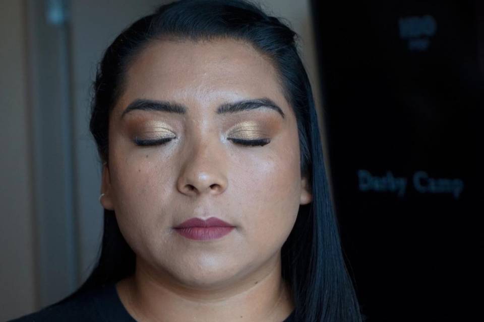 Maquillaje en tonos calidos