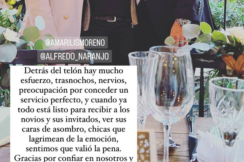 Novios contentos